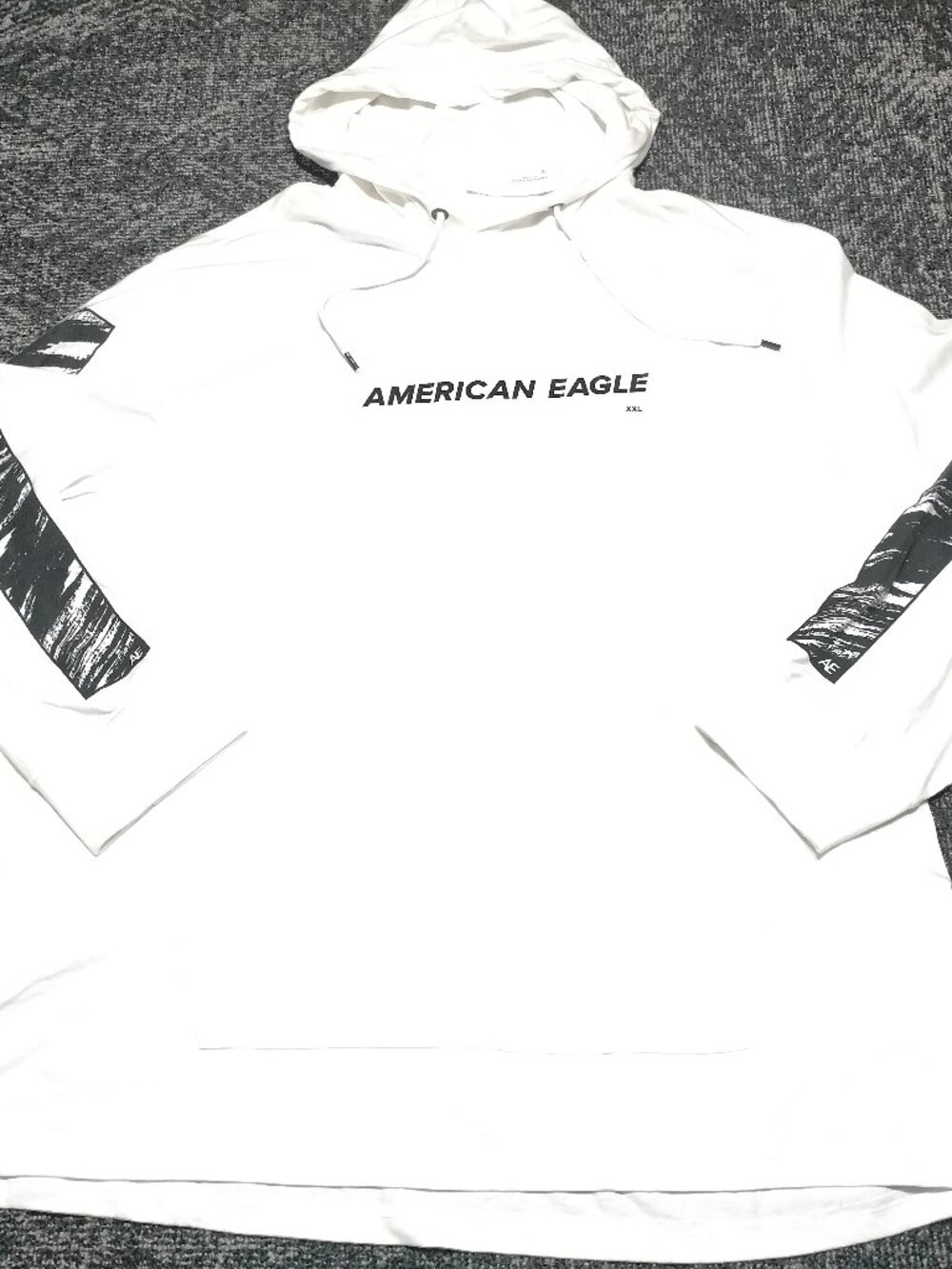 American Eagle Mens XXL White Pullover Hoodie with Black Sleeve Graphics NEW NWT